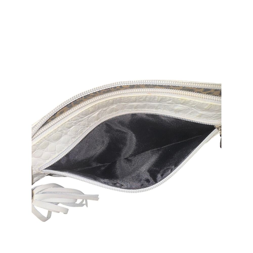 Due Fratelli Made In Canada Genuine‎ Leather White Faux Croc Embossed Clutch - Picture 10 of 11